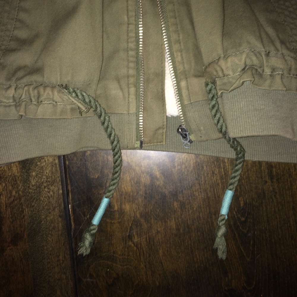 Roxy Jacket - Picture 2 of 5